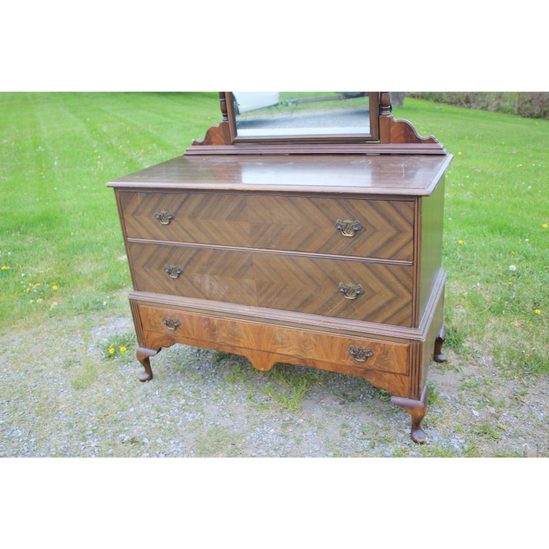 Vintage BERKEY & GAY Furniture 3 Drawer DRESSER WITH MIRROR - 48" x 22.5" x 75"