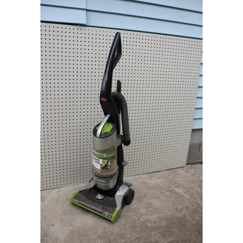 Bissell PowerClean Rewind Premier Pet Bagless Upright Vacuum cleaner . Works
