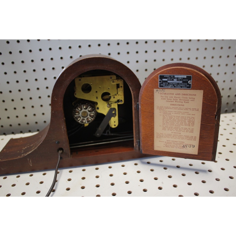 1940s Seth Thomas Mantle Electric Clock - Staunton 2e Model #E504-000