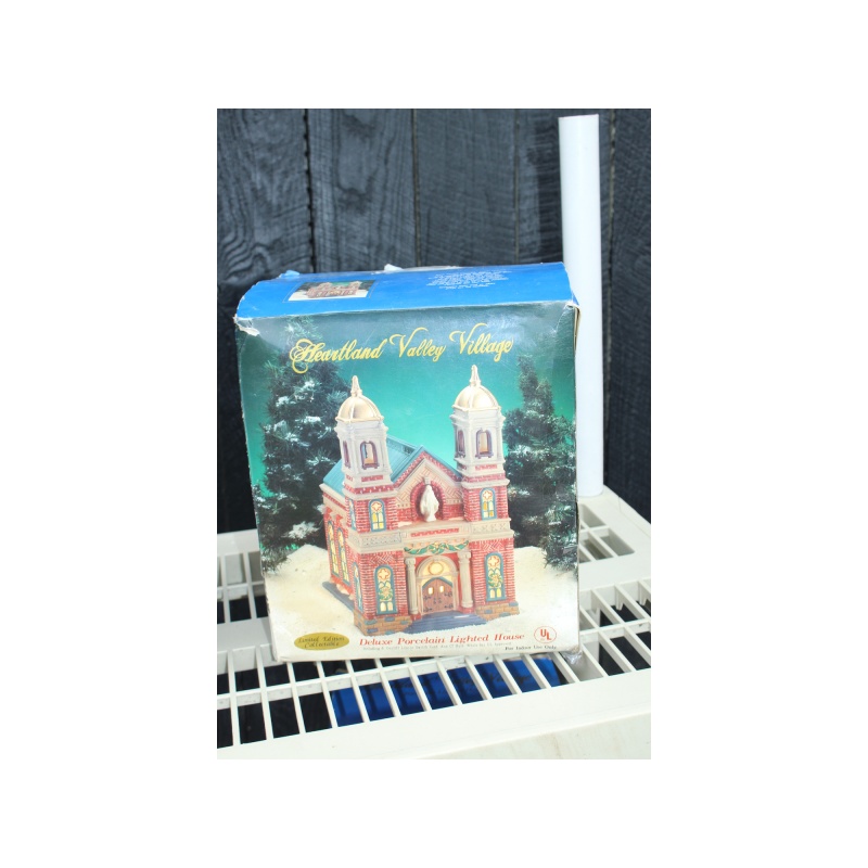 6 Heartland Valley Village Christmas house & church limited edition collectible