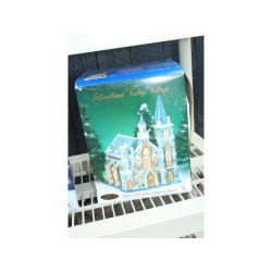 6 Heartland Valley Village Christmas house & church limited edition collectible