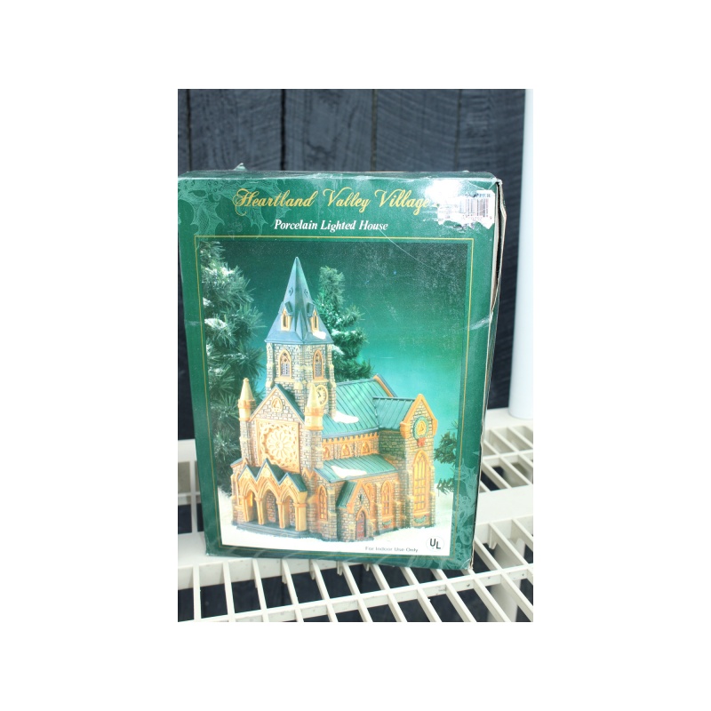 6 Heartland Valley Village Christmas house & church limited edition collectible
