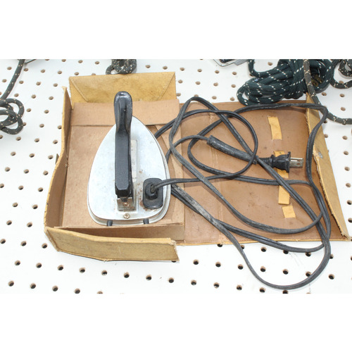 VALIENT TRAVEL IRON 961E