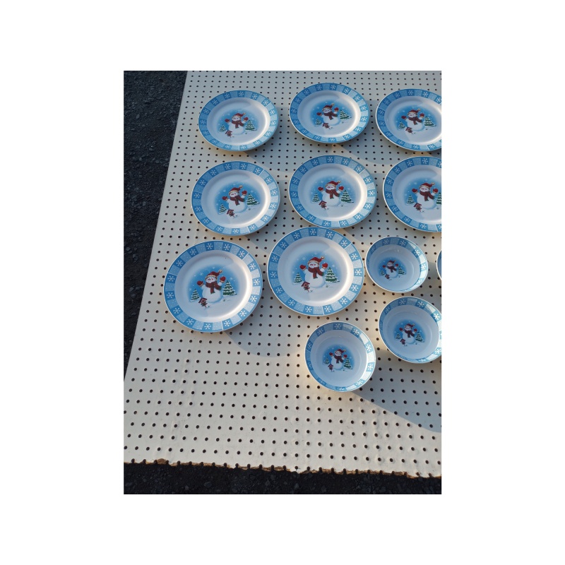 MERRY BRITE CHRISTMAS SNOWMAN PLATES SET OF 8 AND BOWLS SET OF 7