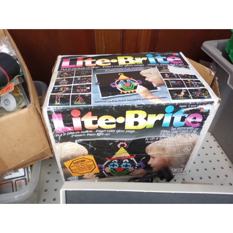 VINTAGE LITE BRIGHT WITH UNUSED PAGES AND PEGS