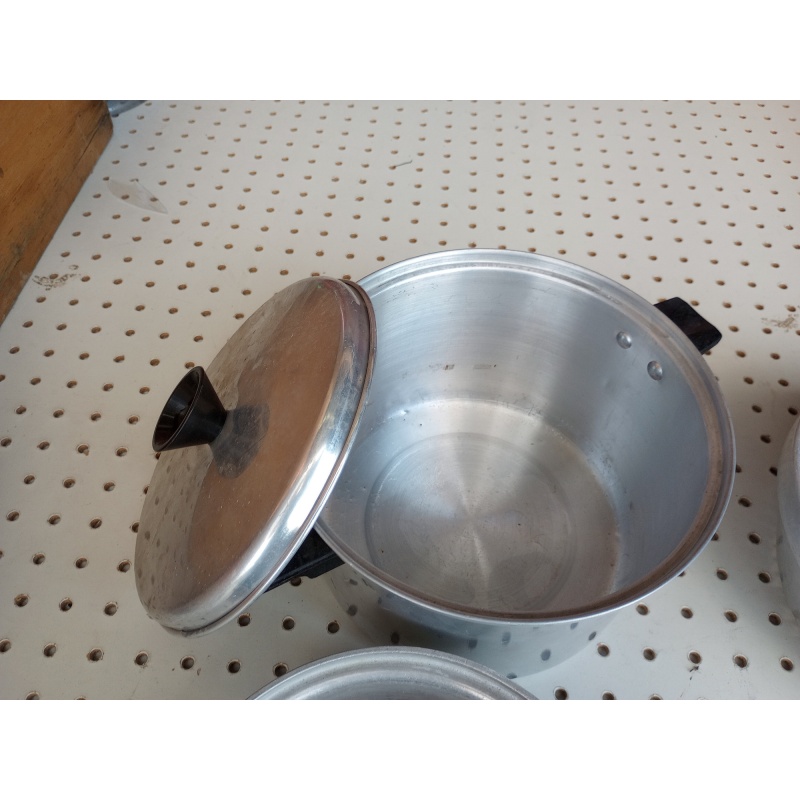 LOT OF VINTAGE COOKWARE