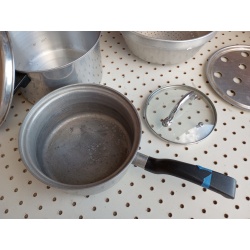 LOT OF VINTAGE COOKWARE