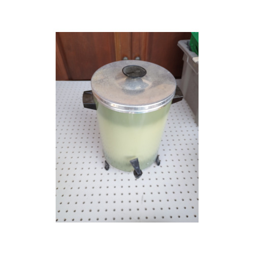 VINTAGE WEST BEND AVOCADO GREEN 30 CUP AUTOMATIC INSULATED COFFEE MAKER 33525