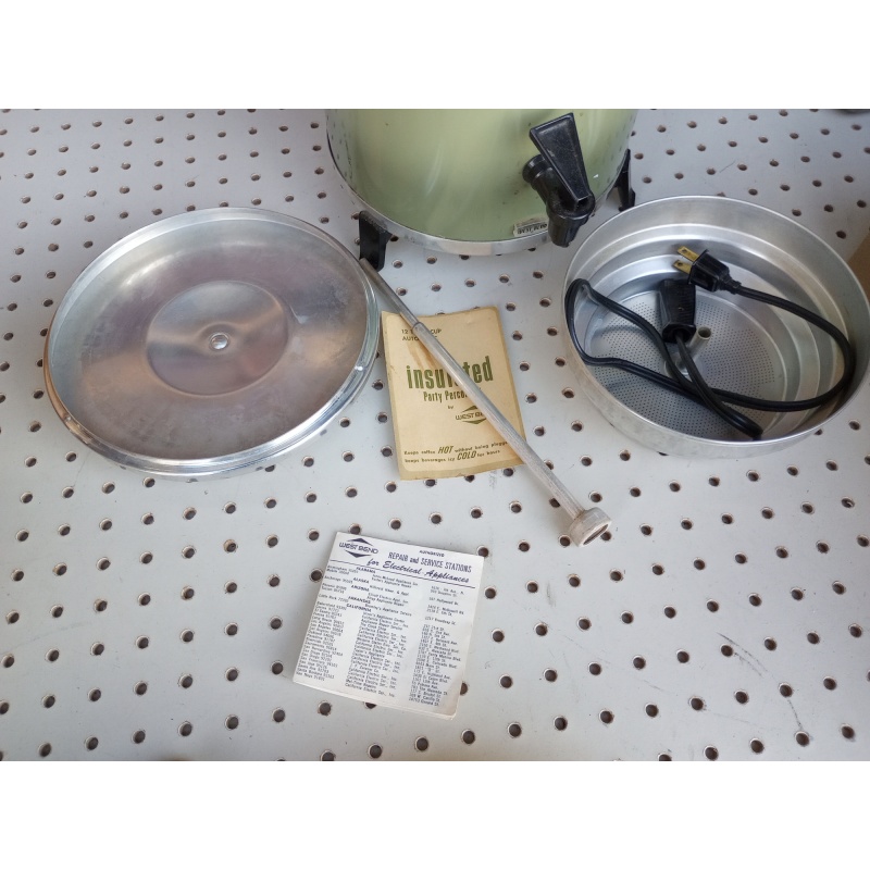 VINTAGE WEST BEND AVOCADO GREEN 30 CUP AUTOMATIC INSULATED COFFEE MAKER 33525