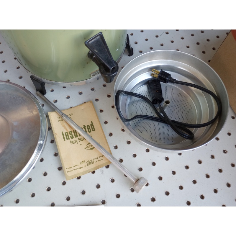 VINTAGE WEST BEND AVOCADO GREEN 30 CUP AUTOMATIC INSULATED COFFEE MAKER 33525