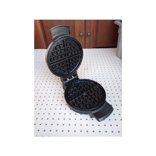 BLACK+DECKER Belgian Waffle Maker, Stainless Steel, WMB500 (dr)