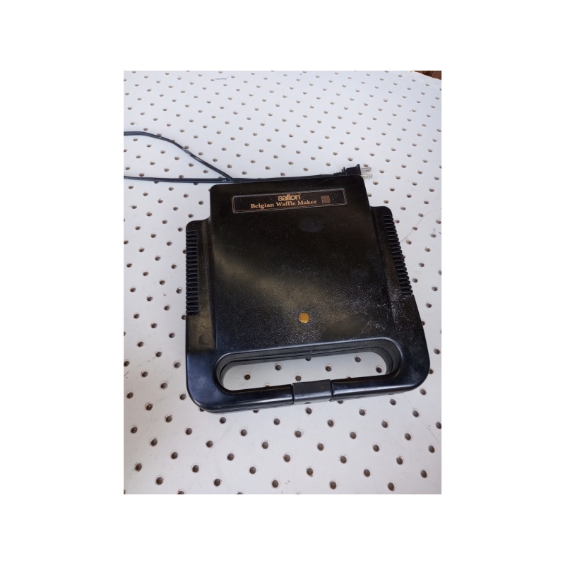Salton Belgian Waffle Maker Model WM - 4A Black Non-Stick EUC SF