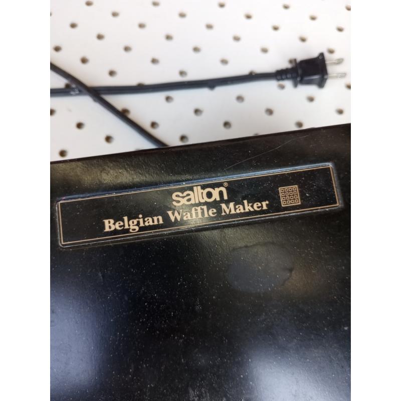 Salton Belgian Waffle Maker Model WM - 4A Black Non-Stick EUC SF