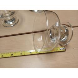 LOT OF 4 DESSERT CLEAR GLASS DISHES AND 2 WINE GLASSES