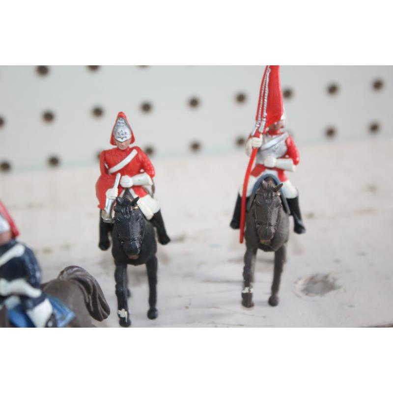 Britains Assorted mounted figures horses and soldiers. Nice lot 