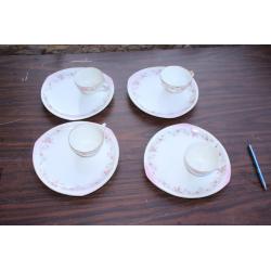 Vintage Lefton China KF1074R Hand Painted 4 Luncheon Plates & 4 Cups 