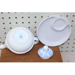 TEA POT AND LITTLE WHITE PLATE