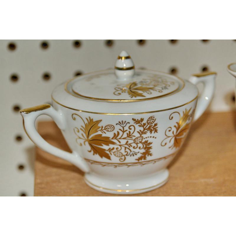LEFTON CHINA SUGAR BOWL AND CREAMER WHITE WITH GOLD TRIM