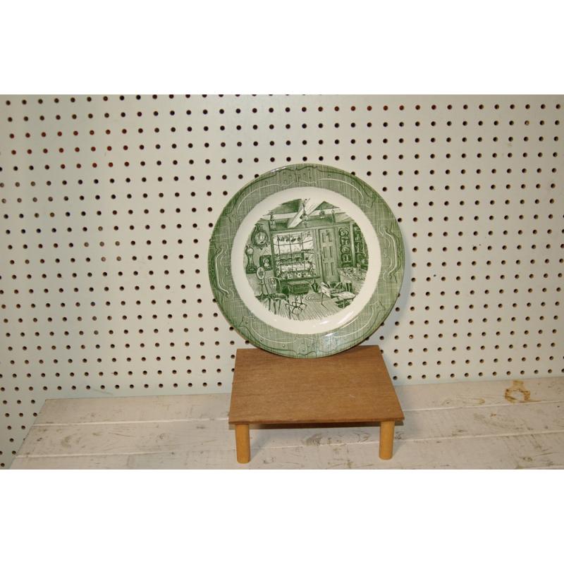 Vintage The Old Curiosity Shop 12” Chop Plate-Round Platter Green