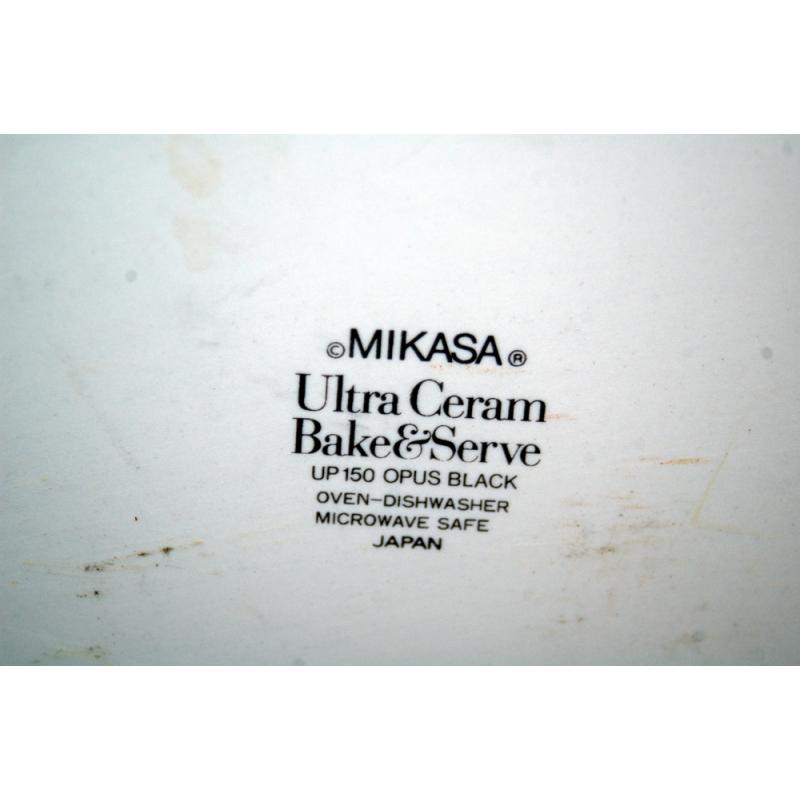 Mikasa Ultra Ceram Bake & Serve black dish