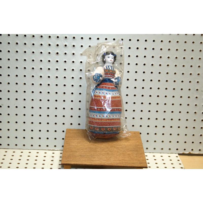 Avon Porcelain Head Doll w/ Lavender Fragranced Sachet American Heirloom collect
