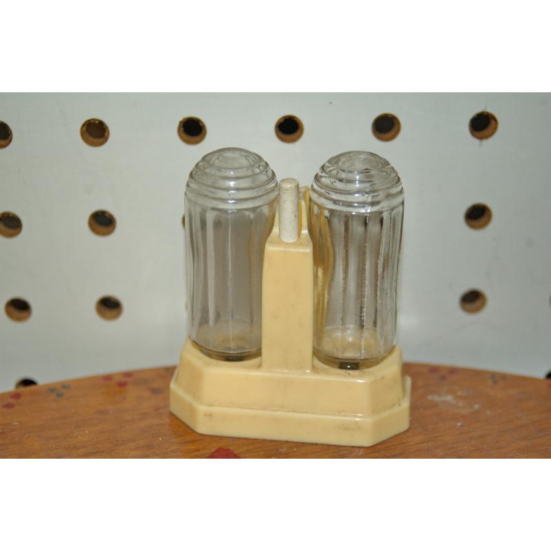 Mid century, Imperial Metal ,salt and pepper shakers w/ tan, plastic holder,
