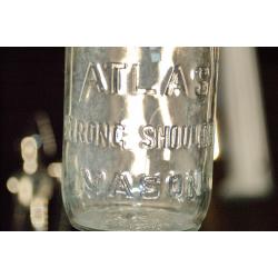 Vintage JAR Atlas Strong Shoulder Mason 