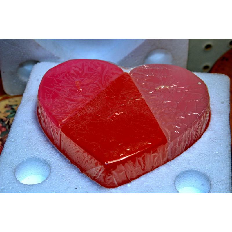 AVON HEART PUZZLE CANDLE