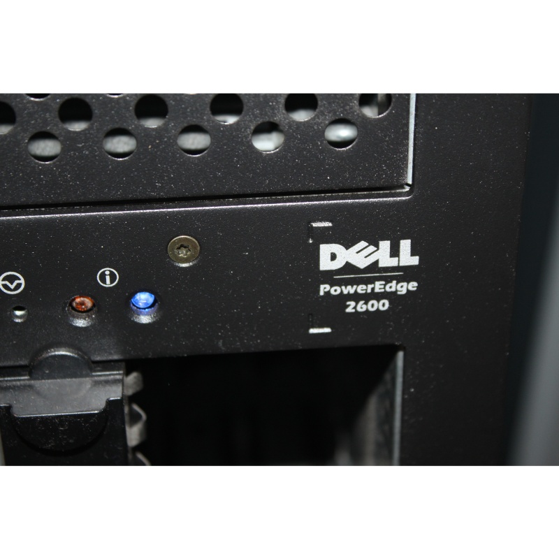 Dell PowerEdge 2600 Server Intel Xeon Powers On No HDD No OS AS-IS 65lbs 25x18x9