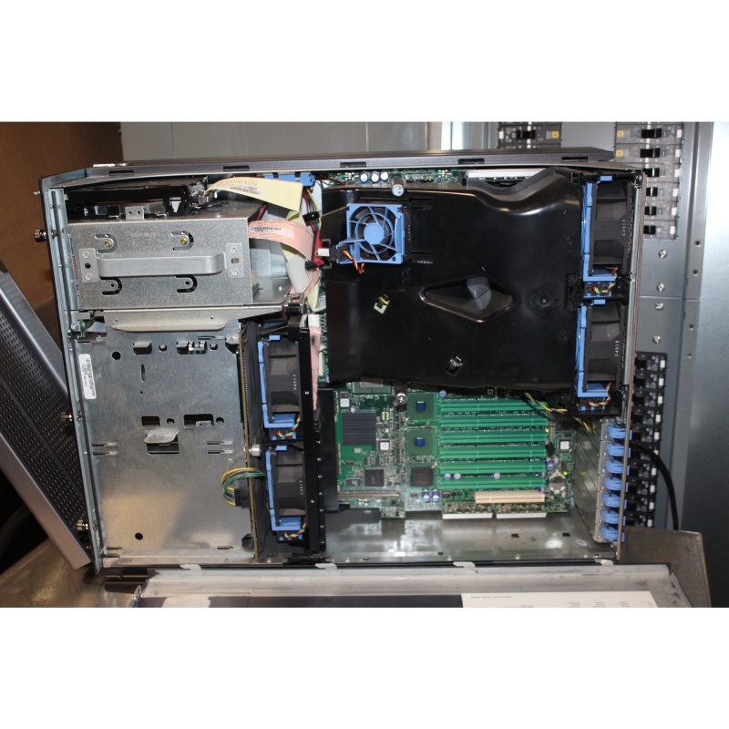 Dell PowerEdge 2600 Server Intel Xeon Powers On No HDD No OS AS-IS 65lbs 25x18x9