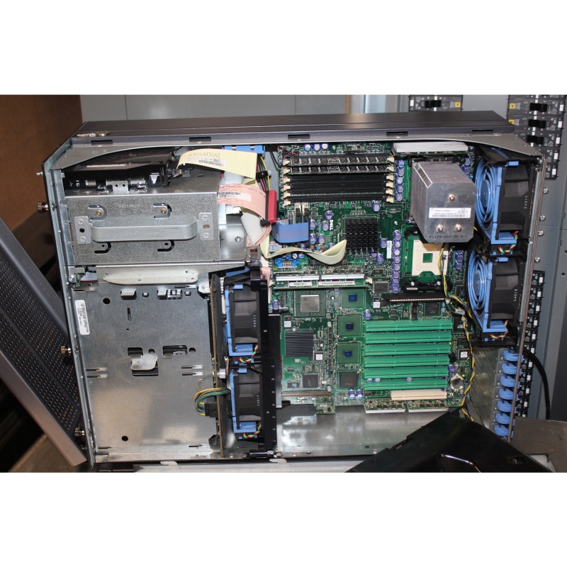 Dell PowerEdge 2600 Server Intel Xeon Powers On No HDD No OS AS-IS 65lbs 25x18x9