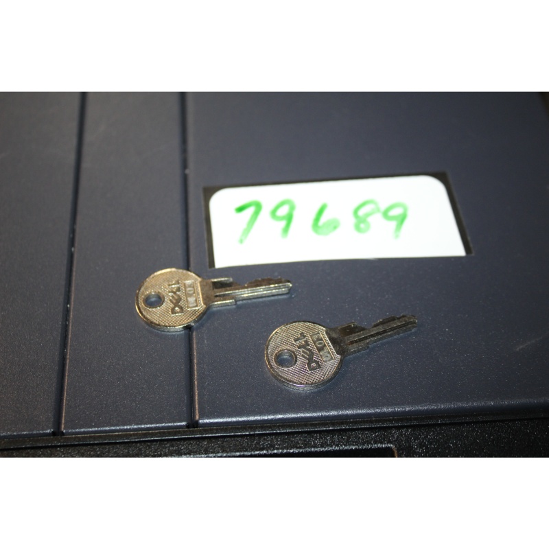 Dell PowerEdge 2600 Server Intel Xeon Powers On No HDD No OS AS-IS 65lbs 25x18x9