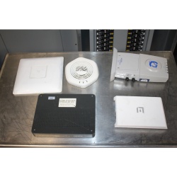 Lot of 5 pcs. of Networking Devices - Nortel - Ubiquiti Unifi - Extreme Networks