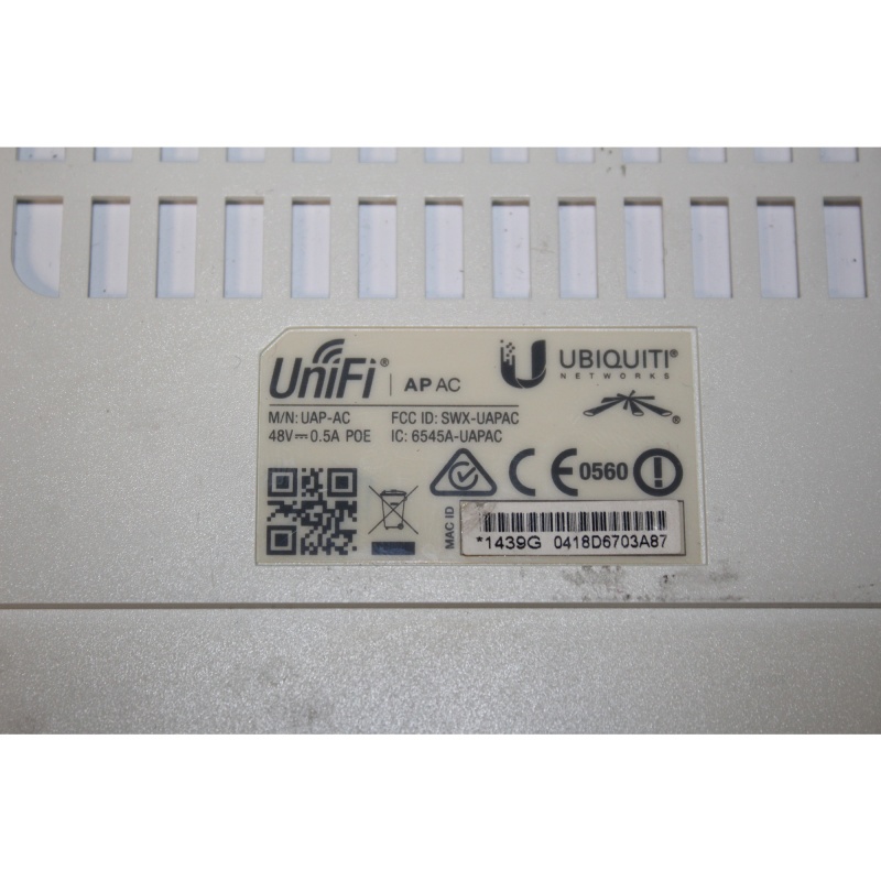 Lot of 5 pcs. of Networking Devices - Nortel - Ubiquiti Unifi - Extreme Networks