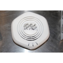 Lot of 5 pcs. of Networking Devices - Nortel - Ubiquiti Unifi - Extreme Networks