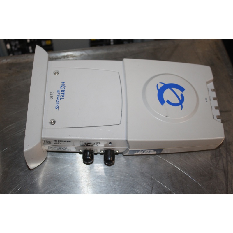 Lot of 5 pcs. of Networking Devices - Nortel - Ubiquiti Unifi - Extreme Networks