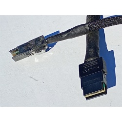 HP 683052-001 - HP MiniSAS to MiniSAS Cable for ML350e G8