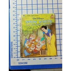 Snow White and the Seven Dwarfs (Disney Princess) (Little Golden Book) - GOOD