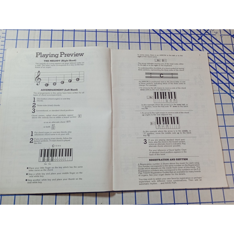 EZ Play Today 42 Nostalgic Tunes for Organs Pianos & Electronic Keyboards