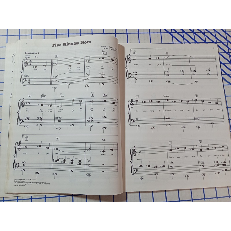 Solo Today #2 - Top Requests - Organ music book - Hal Leonard ©1978