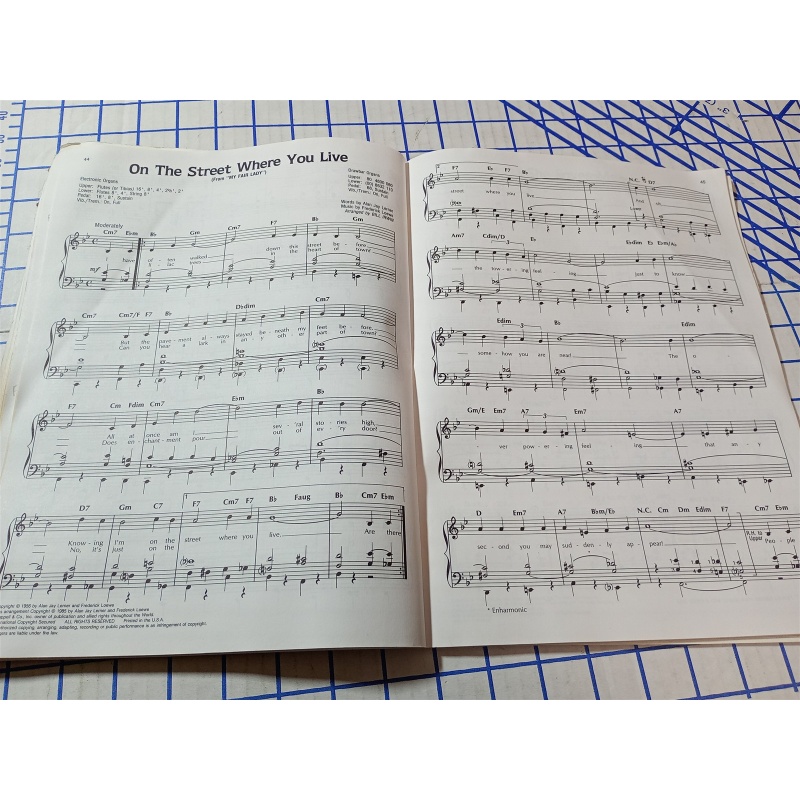 BROADWAYS BEST ARRANGED BY BILL IRWIN HAL LEONARD EASY ORGAN ADVENTURE SERIES 13