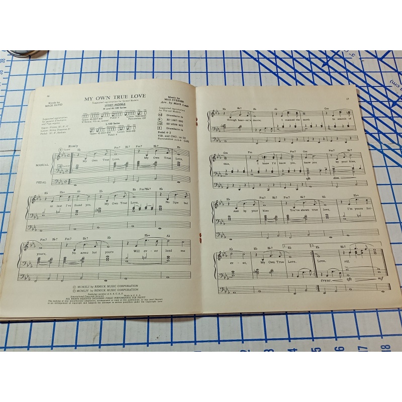 Hits Through The Years for Hammond Organ BOOK 1