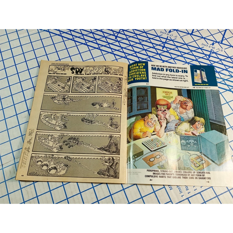 MAD MAGAZINE SALUTES THE JACKSONS ISSUE #251 DECEMBER 1984 