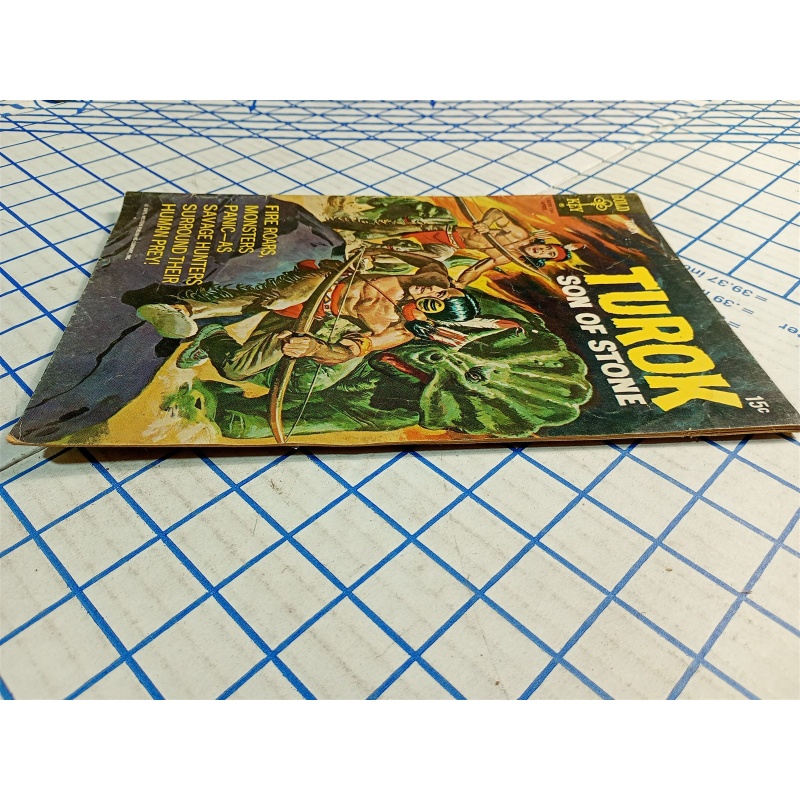 Turok Son of Stone Comic Book (Gold Key April 1971) - 10030-104