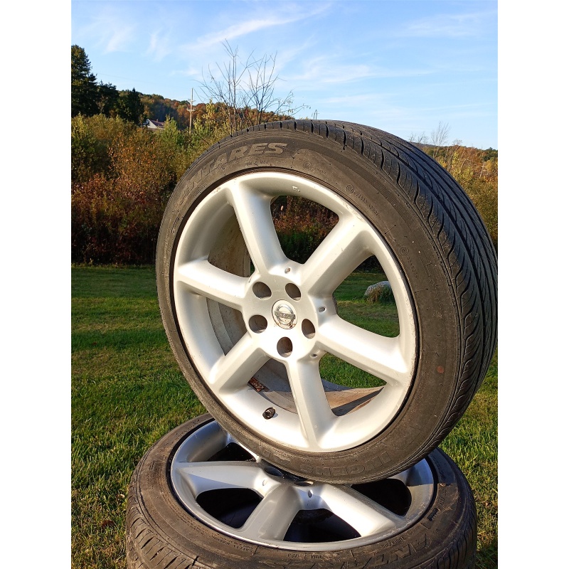 2003 Nissan 350Z - 18 Rims - Wheels & Tires 225 / 45 ZR18