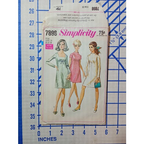 SIMPLICITY 7898 SEWING PATTER SIZE 16