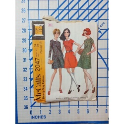 MCCALLS 2047 SEWING PATTERN SIZE 16