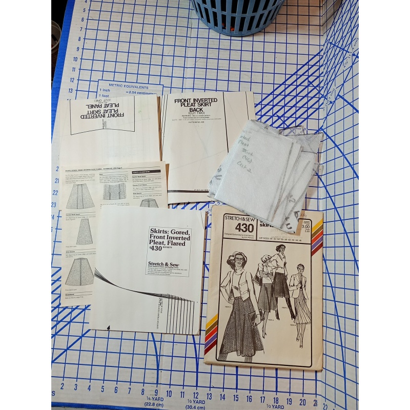 STRETCH AND SEW 430 GORED SKIRTS SIZE 30 -46