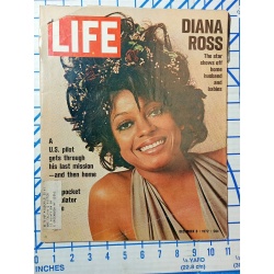 Life Magazine December 8, 1972 Diana Ross/Pocket Calculator Craze/Olivier