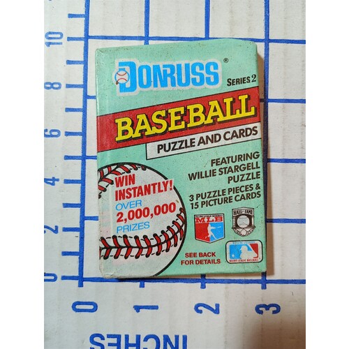 1991 Donruss Series 2 Baseball Wax Pack. 15 picture cards & 3 puzzle pieces. 